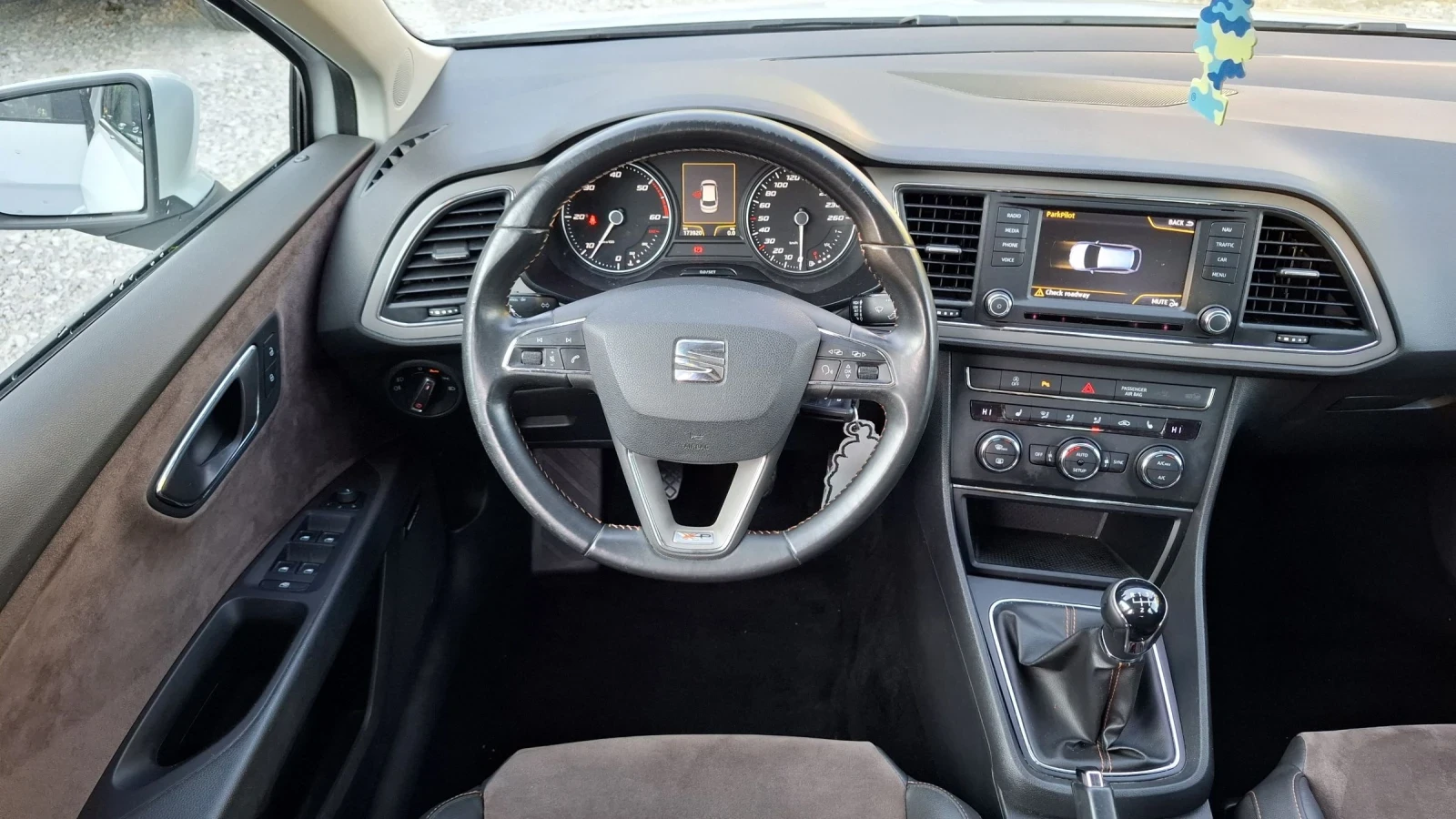 Seat Leon X-periance 4x4, снимка 9 - Автомобили и джипове - 56103959