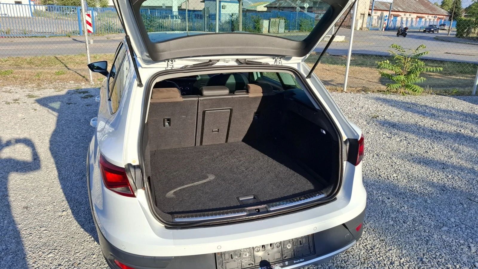Seat Leon X-periance 4x4, снимка 16 - Автомобили и джипове - 56103959