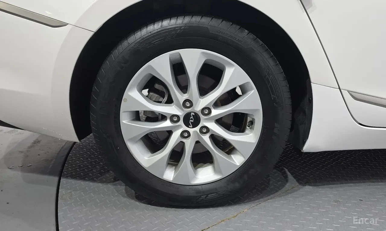 Kia K8 3.5 LPG| ОБДУХВАНЕ| ПАНО| LANE ASSIST| , снимка 5 - Автомобили и джипове - 55867634