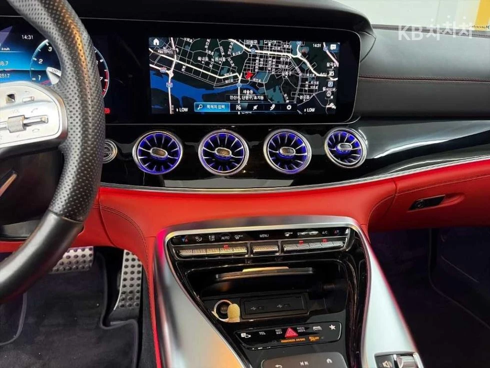 Mercedes-Benz AMG GT 43 AMG | RED LEATHER, снимка 11 - Автомобили и джипове - 55960513