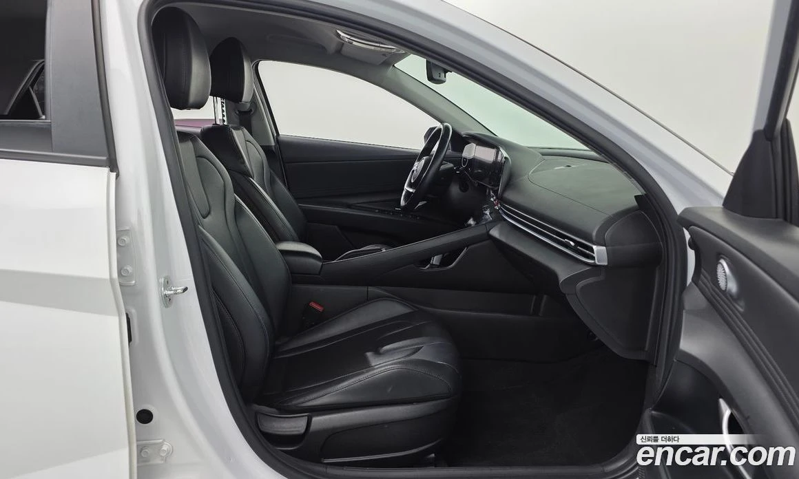 Hyundai Elantra 1.6 Modern, снимка 11 - Автомобили и джипове - 56155831