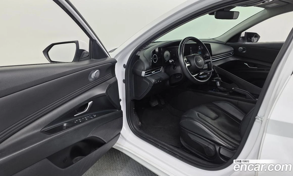 Hyundai Elantra 1.6 Modern, снимка 10 - Автомобили и джипове - 56155831