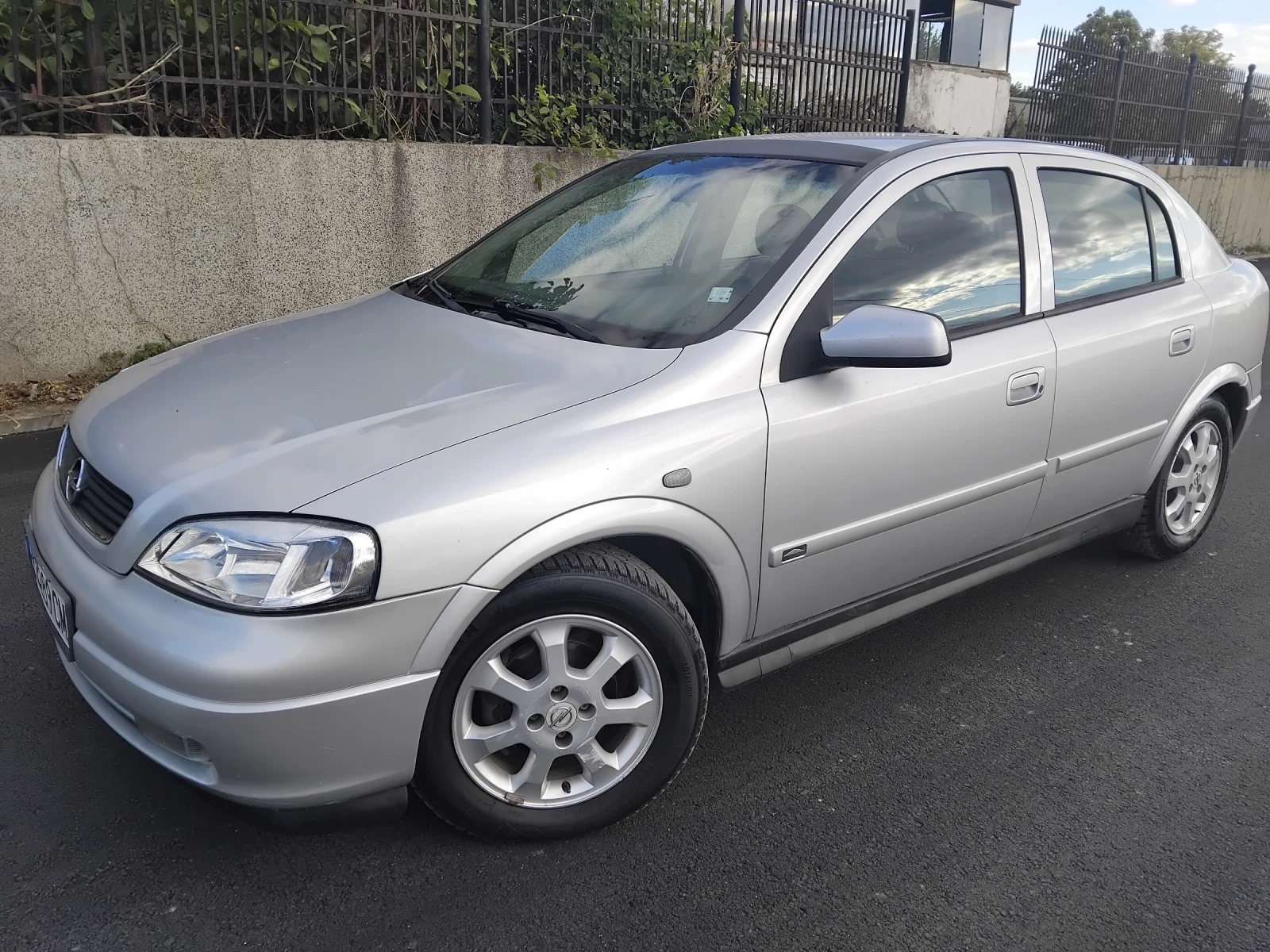 Opel Astra 1.6//климатик//ГАЗ , снимка 6 - Автомобили и джипове - 56264386