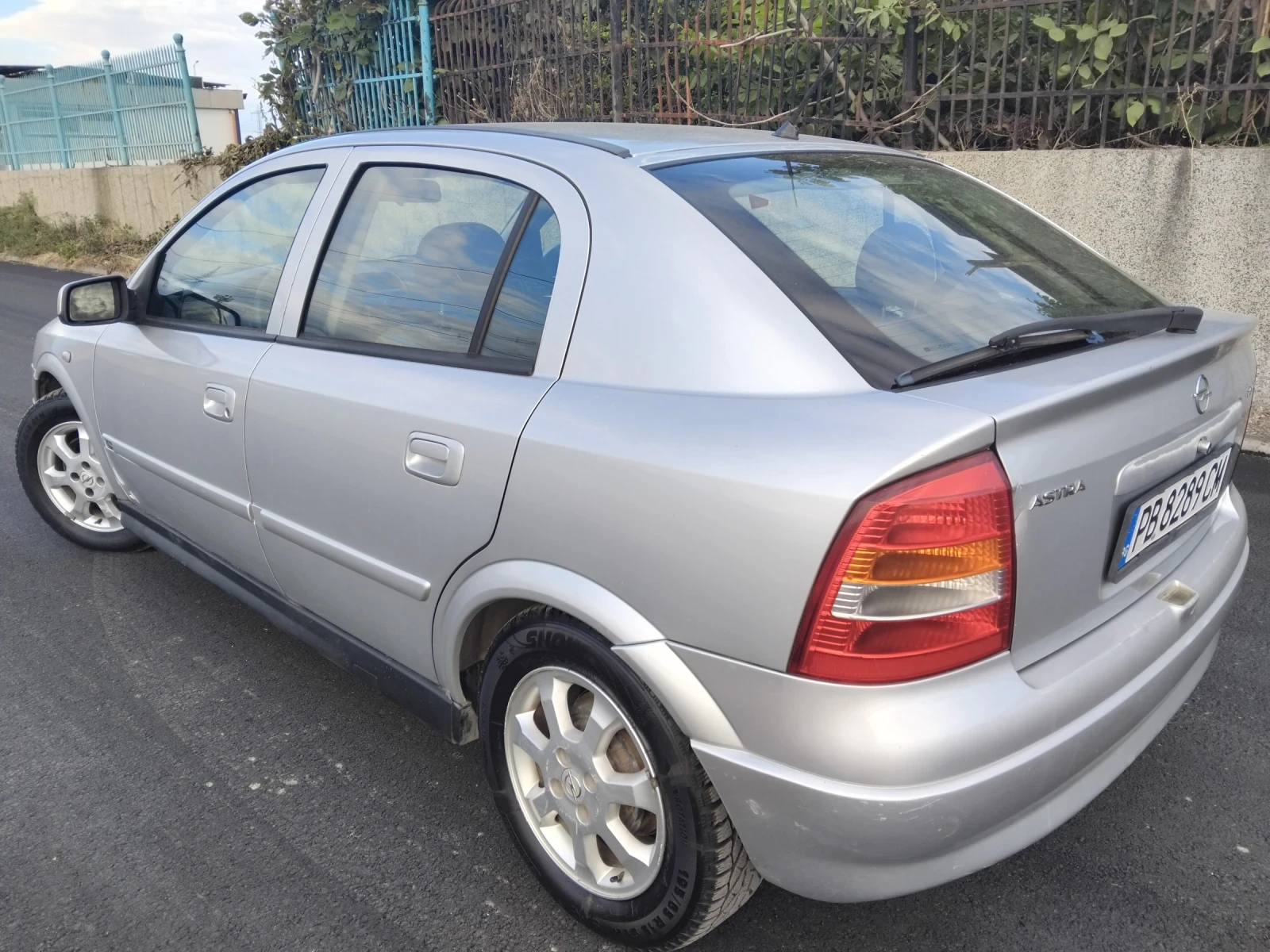 Opel Astra 1.6//климатик//ГАЗ , снимка 10 - Автомобили и джипове - 56264386