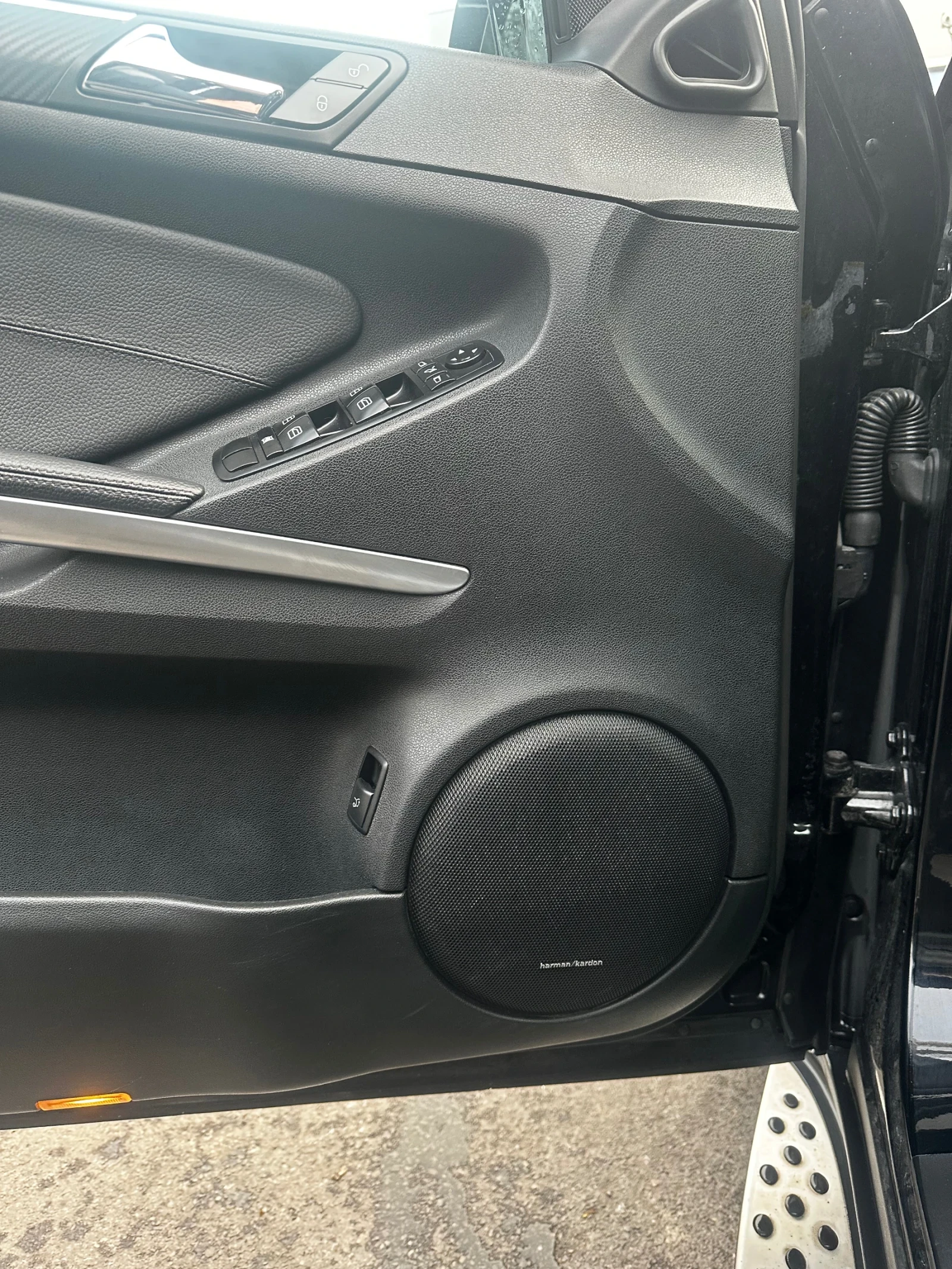 Mercedes-Benz ML 550 5.5AMG, снимка 10 - Автомобили и джипове - 56715022
