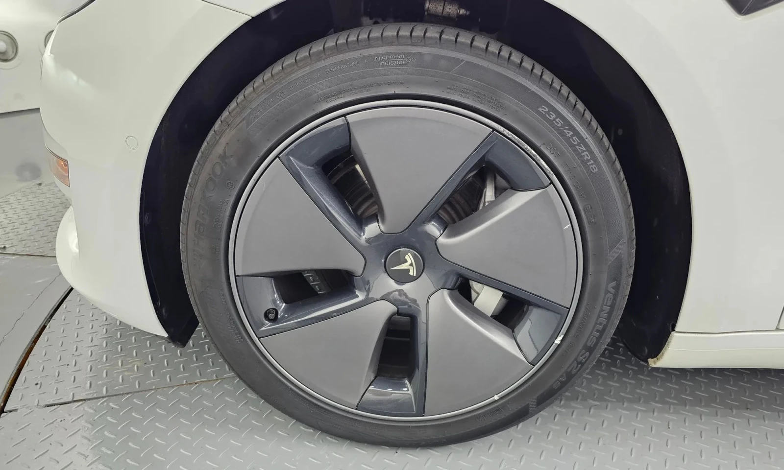 Tesla Model 3, снимка 13 - Автомобили и джипове - 56736778