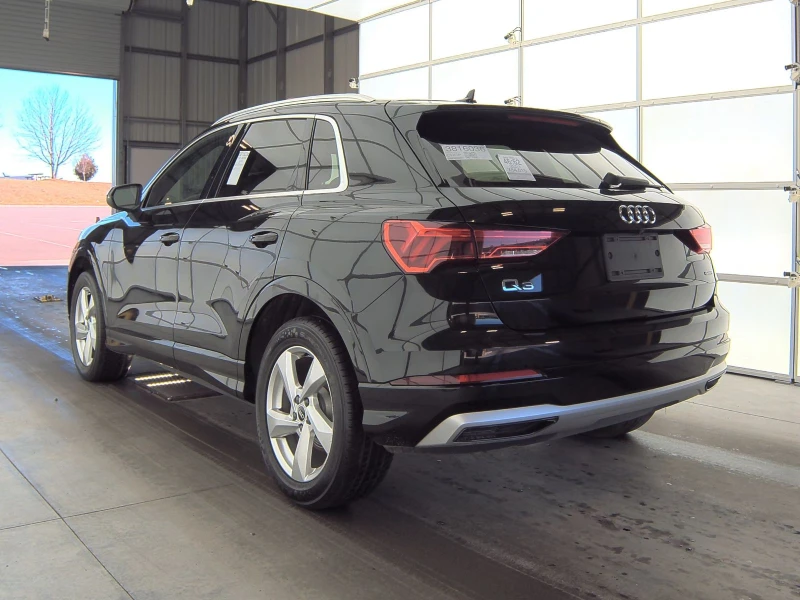 Audi Q3 2.0T Premium* ПАНО* ПОДГРЕВ* СЕРВИЗНА ИСТОРИЯ, снимка 4 - Автомобили и джипове - 48798736