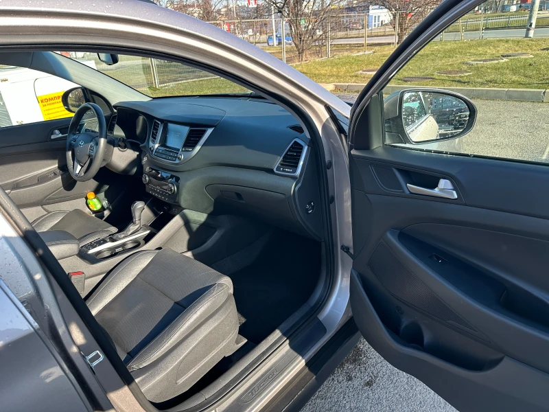 Hyundai Tucson Premium CRDi 4WD, снимка 9 - Автомобили и джипове - 53169973