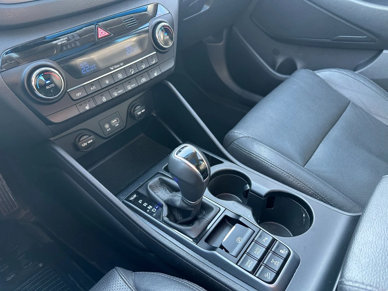 Hyundai Tucson Premium CRDi 4WD, снимка 15 - Автомобили и джипове - 53169973