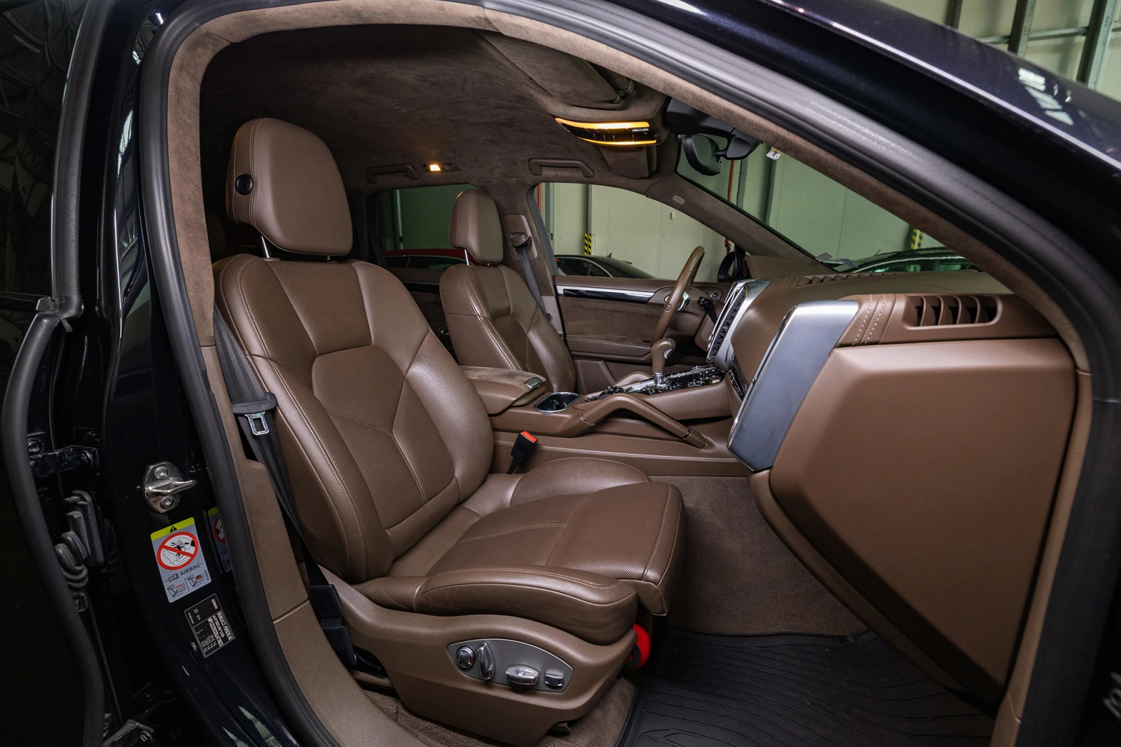 Porsche Cayenne GTS * BOSE * ВЕНТЕЛИРАНИ СЕДАЛКИ  - изображение 10