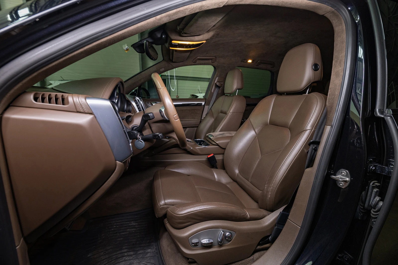 Porsche Cayenne GTS * BOSE * ВЕНТЕЛИРАНИ СЕДАЛКИ  - изображение 8