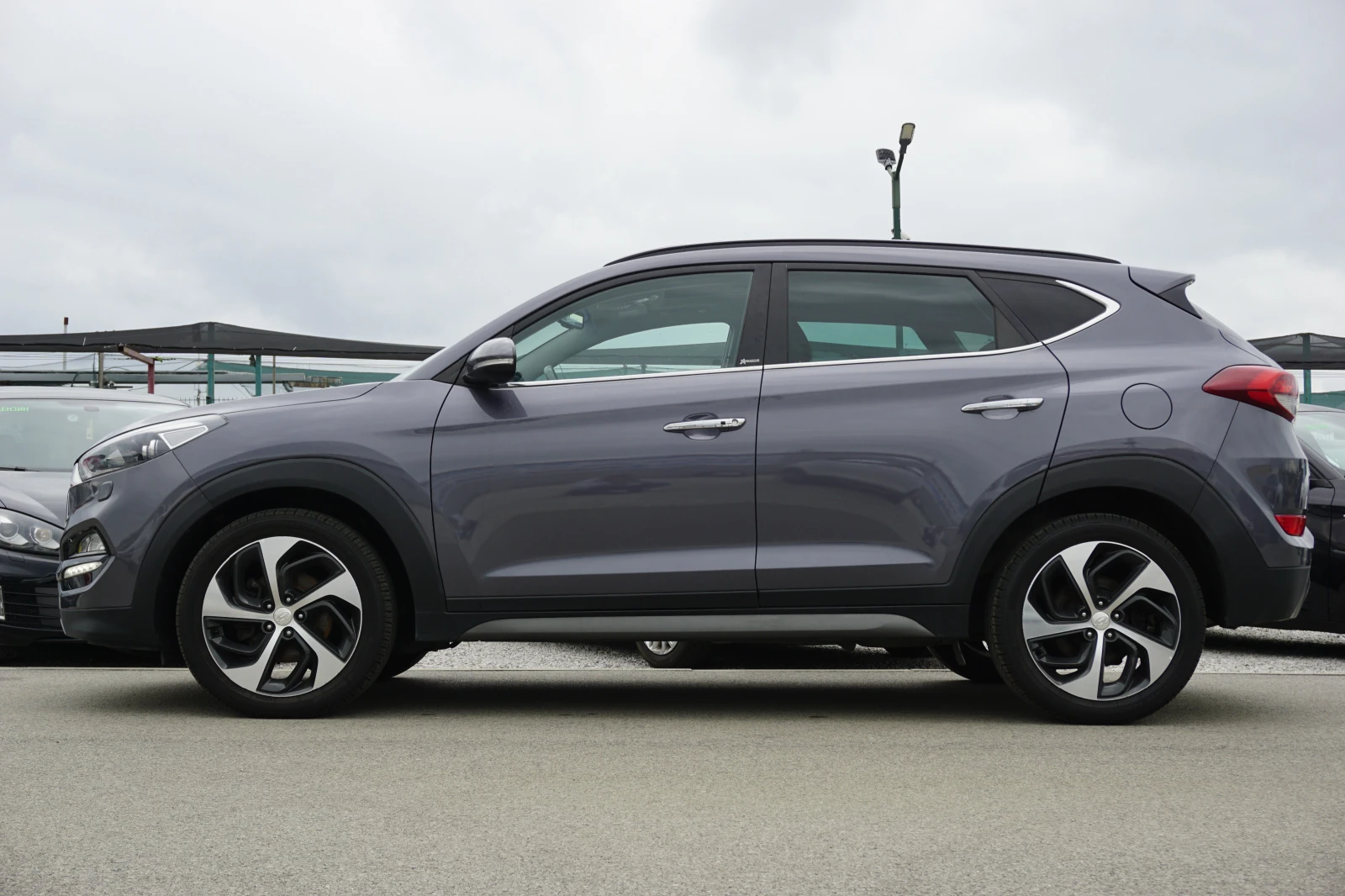 Hyundai Tucson 2.0/4x4/Xpossible/Xennon/Ст.таван/Камера, снимка 6 - Автомобили и джипове - 52422200