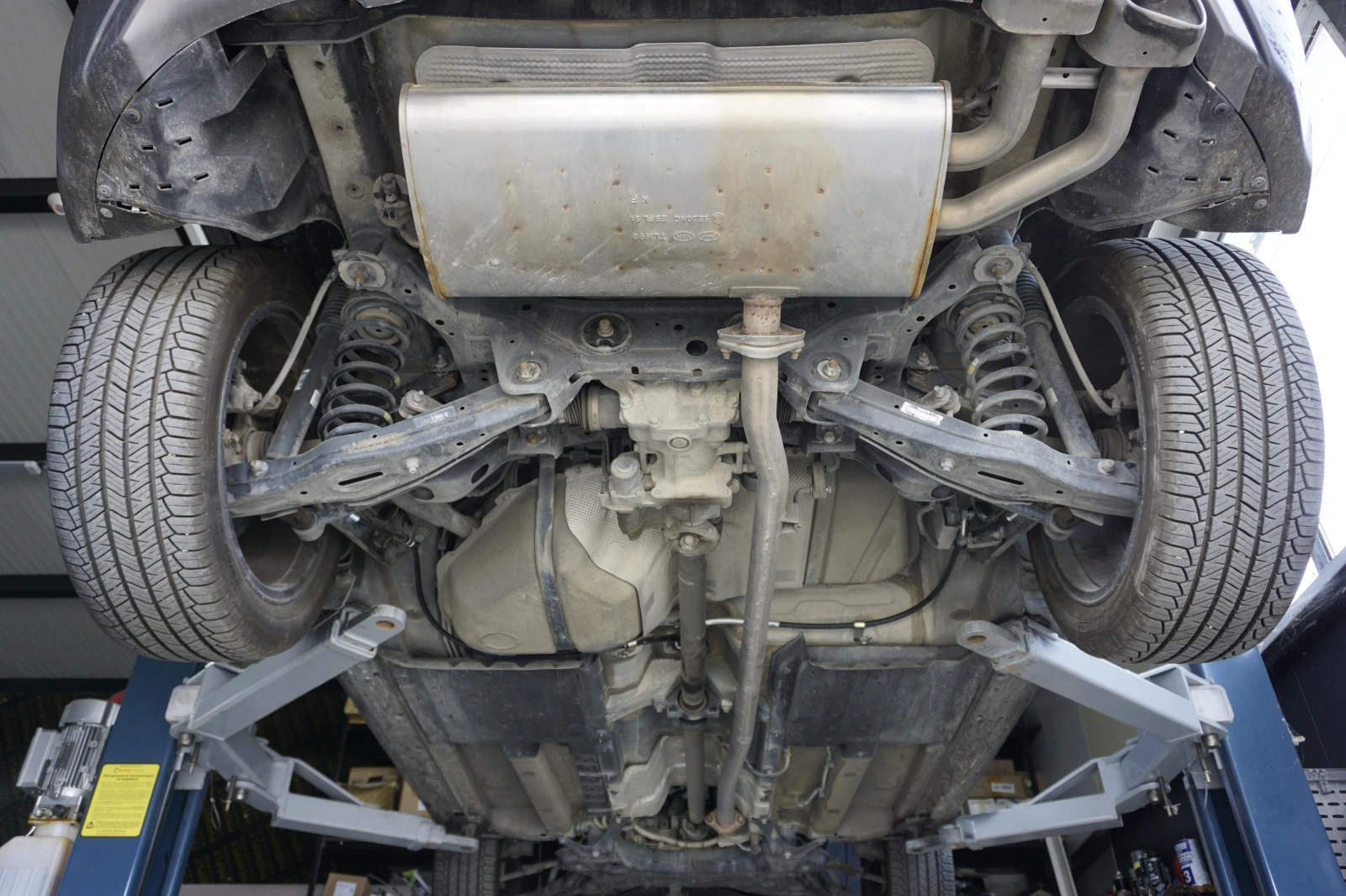 Hyundai Tucson 2.0/4x4/Xpossible/Xennon/Ст.таван/Камера, снимка 15 - Автомобили и джипове - 52422200