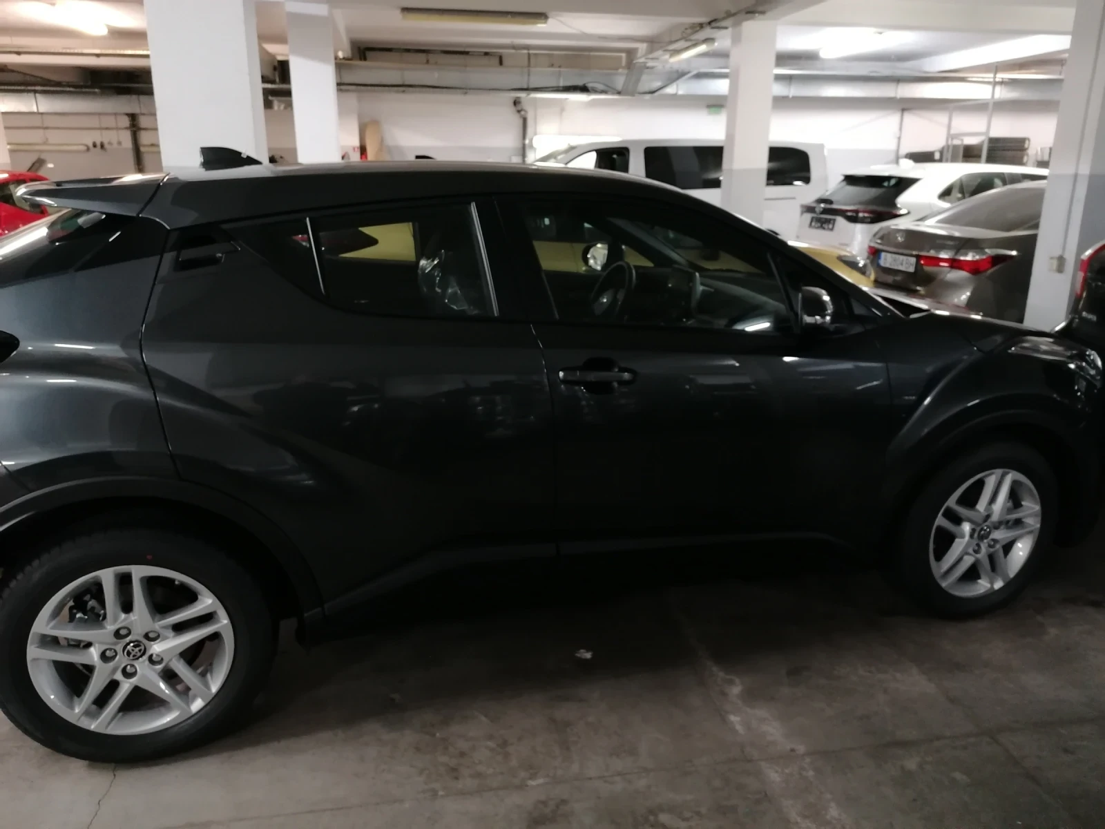 Toyota C-HR 2023 - изображение 4