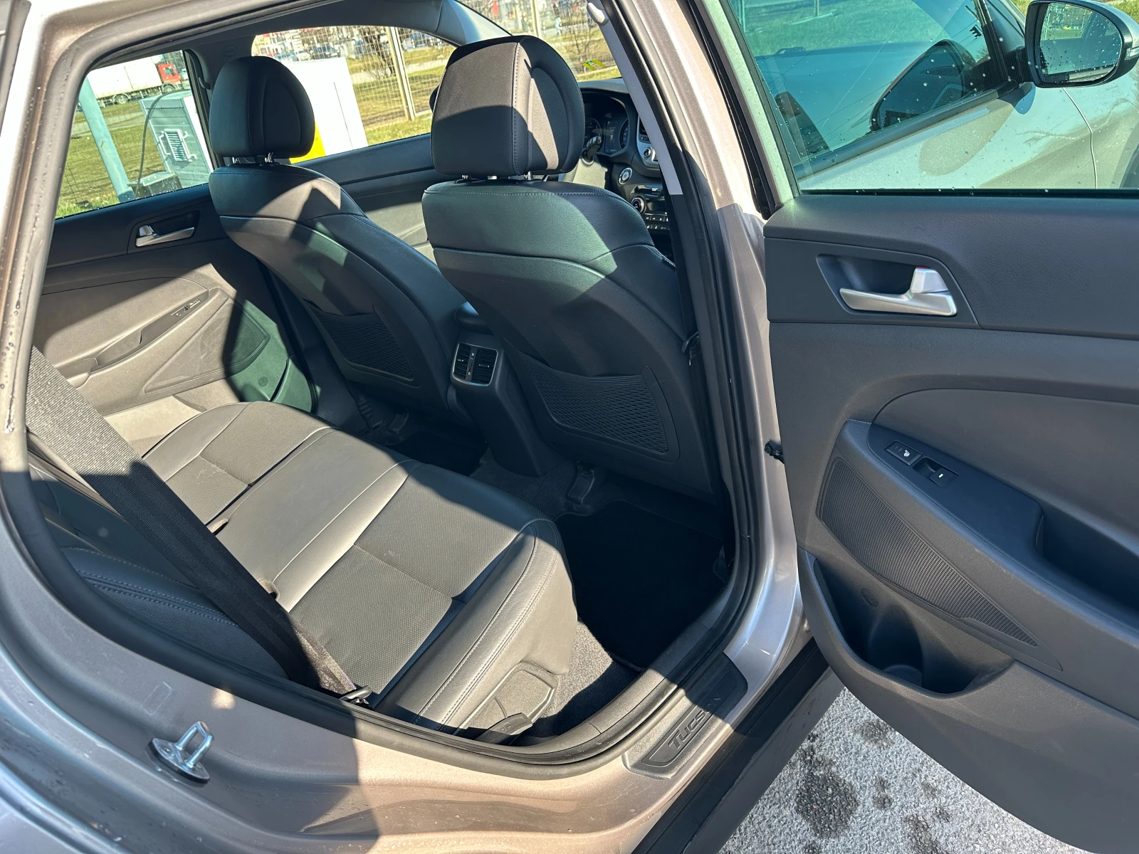 Hyundai Tucson Premium CRDi 4WD - изображение 8