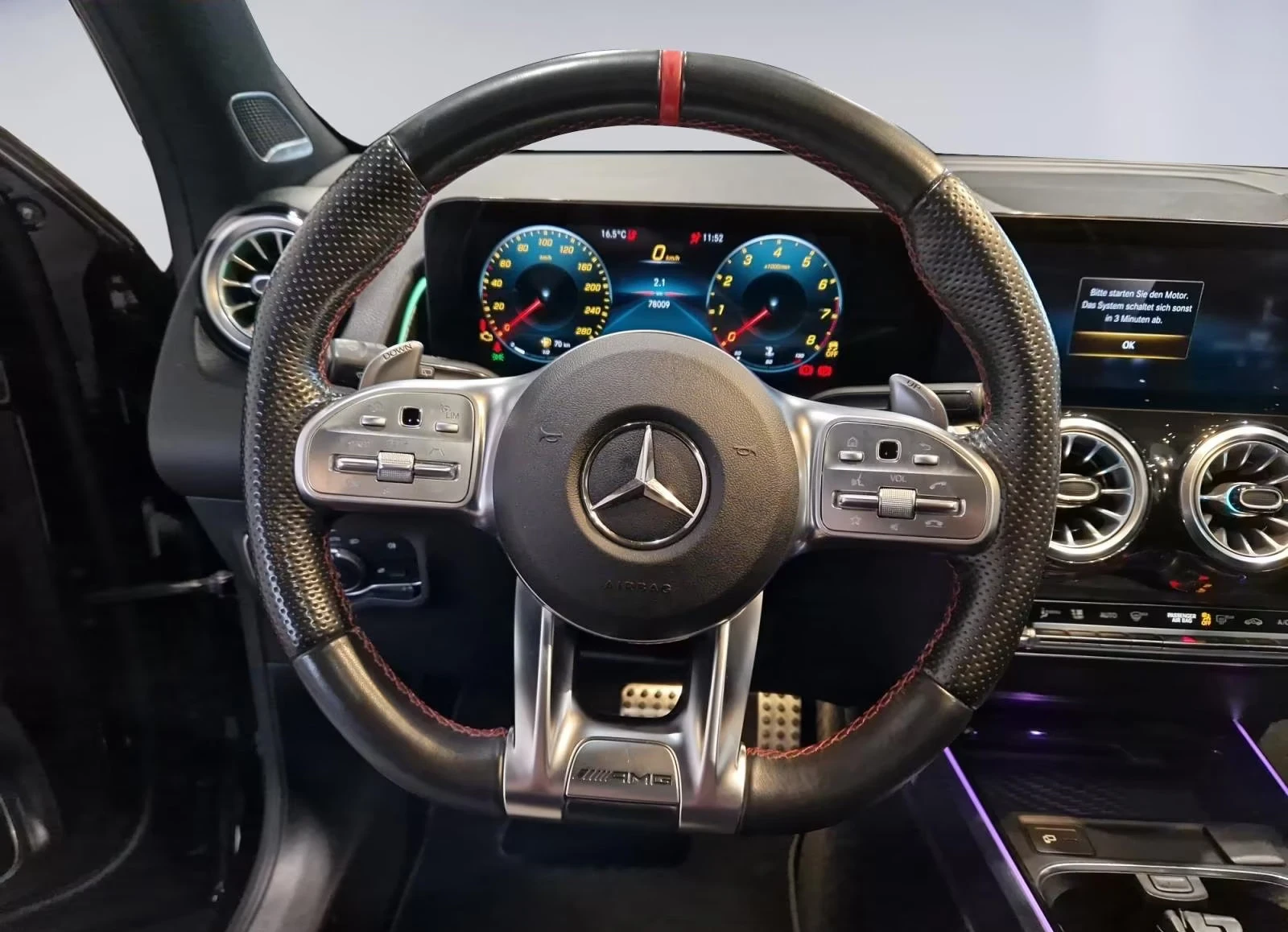 Mercedes-Benz GLB 35AMG/306HP/4MATIC/PANO/BURM/DISTR/AHK/CPLAY/159q, снимка 8 - Автомобили и джипове - 54202393