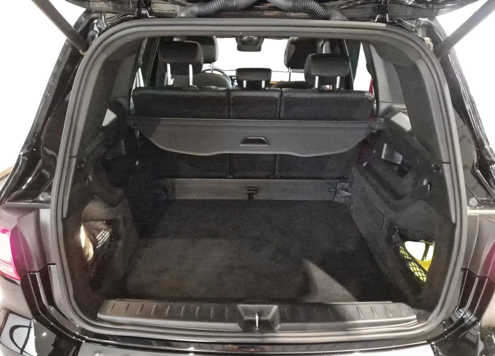 Mercedes-Benz GLB 35AMG/306HP/4MATIC/PANO/BURM/DISTR/AHK/CPLAY/159q, снимка 12 - Автомобили и джипове - 54202393