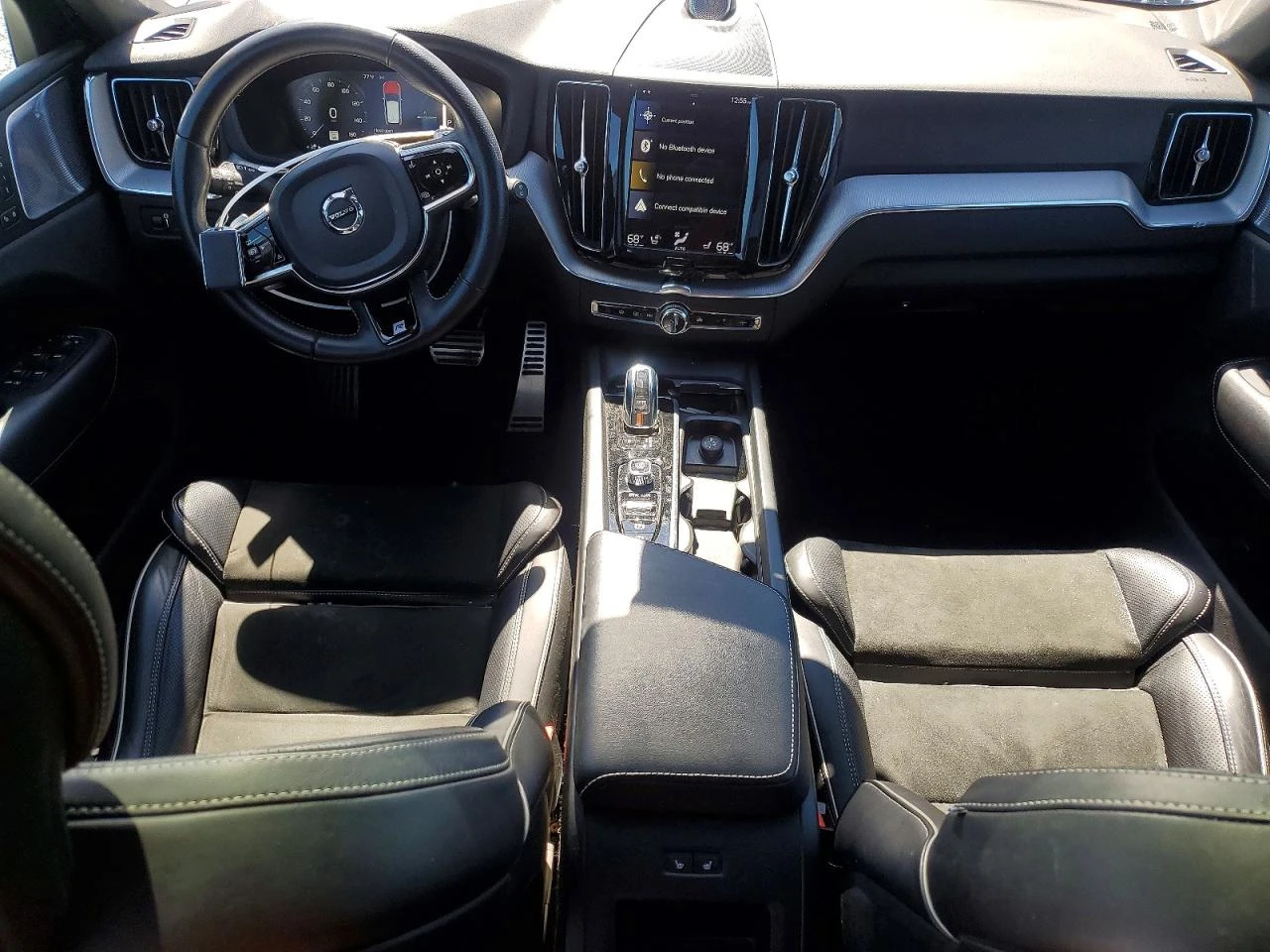 Volvo XC60 2.0l eAWD Plug-In Hybrid R-Design, снимка 8 - Автомобили и джипове - 54319151