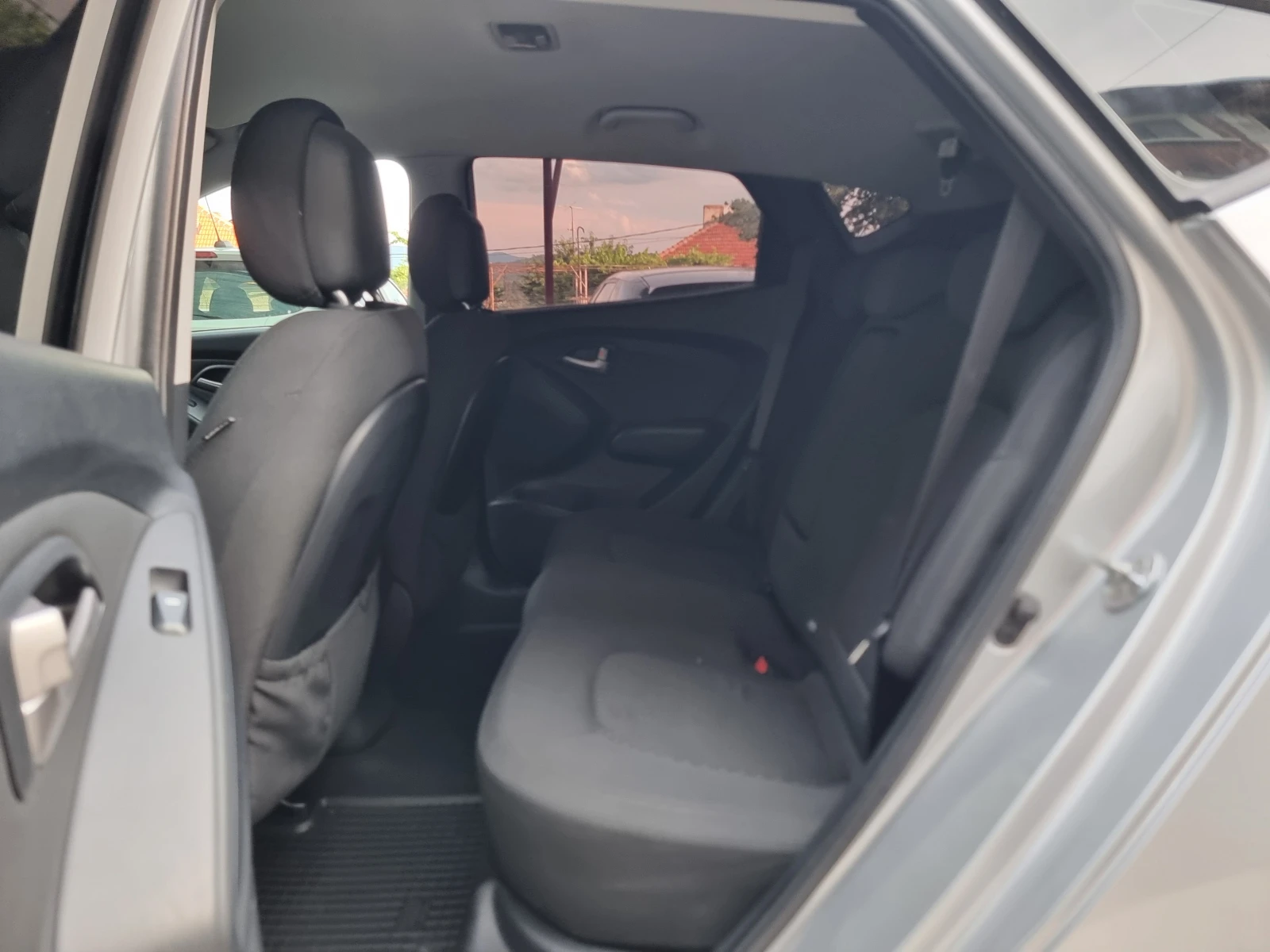 Hyundai IX35 2.0CRDI* 136, снимка 13 - Автомобили и джипове - 54948409