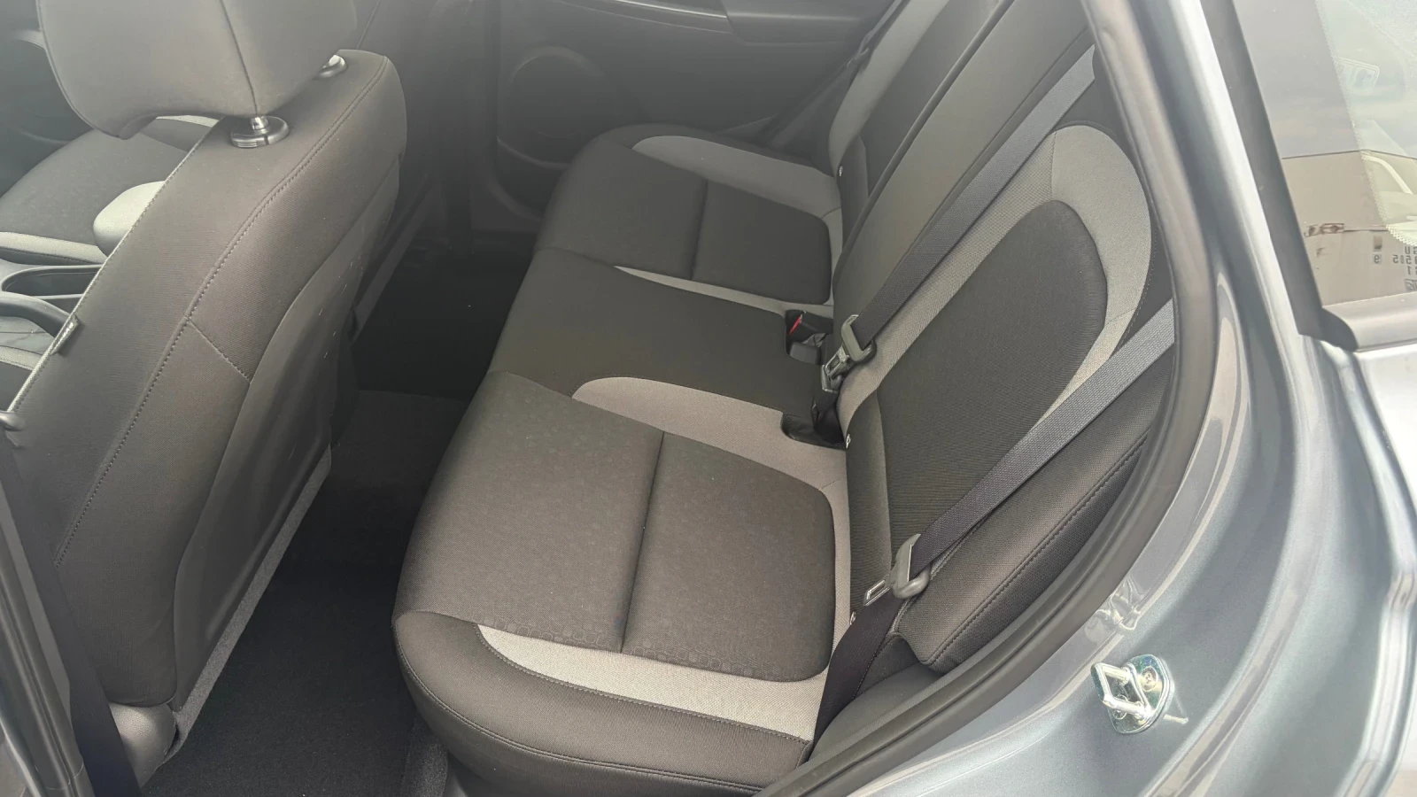 Hyundai Kona 1.6CRDI-115 k.c. 2WD, снимка 14 - Автомобили и джипове - 55596586