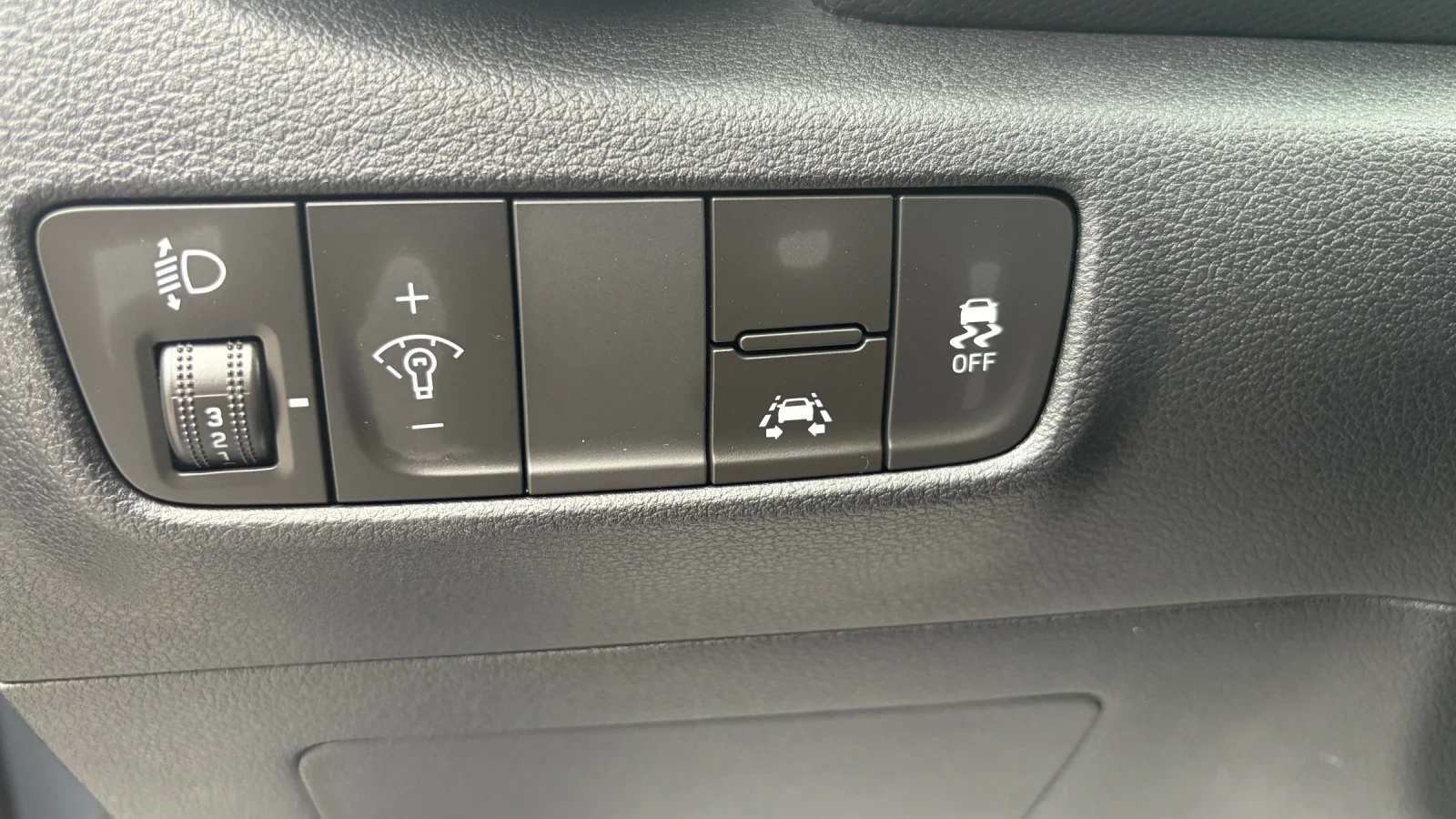 Hyundai Kona 1.6CRDI-115 k.c. 2WD, снимка 13 - Автомобили и джипове - 55596586