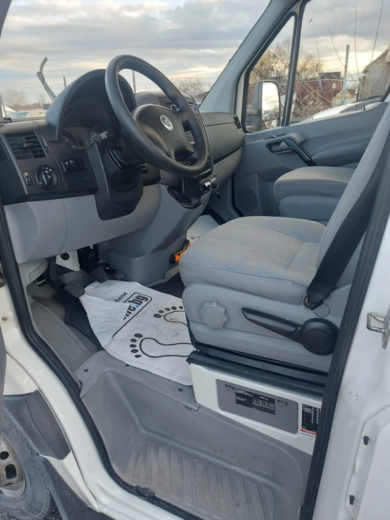 VW Crafter Б категория, КРАН, Климатроник, снимка 16 - Бусове и автобуси - 48241637