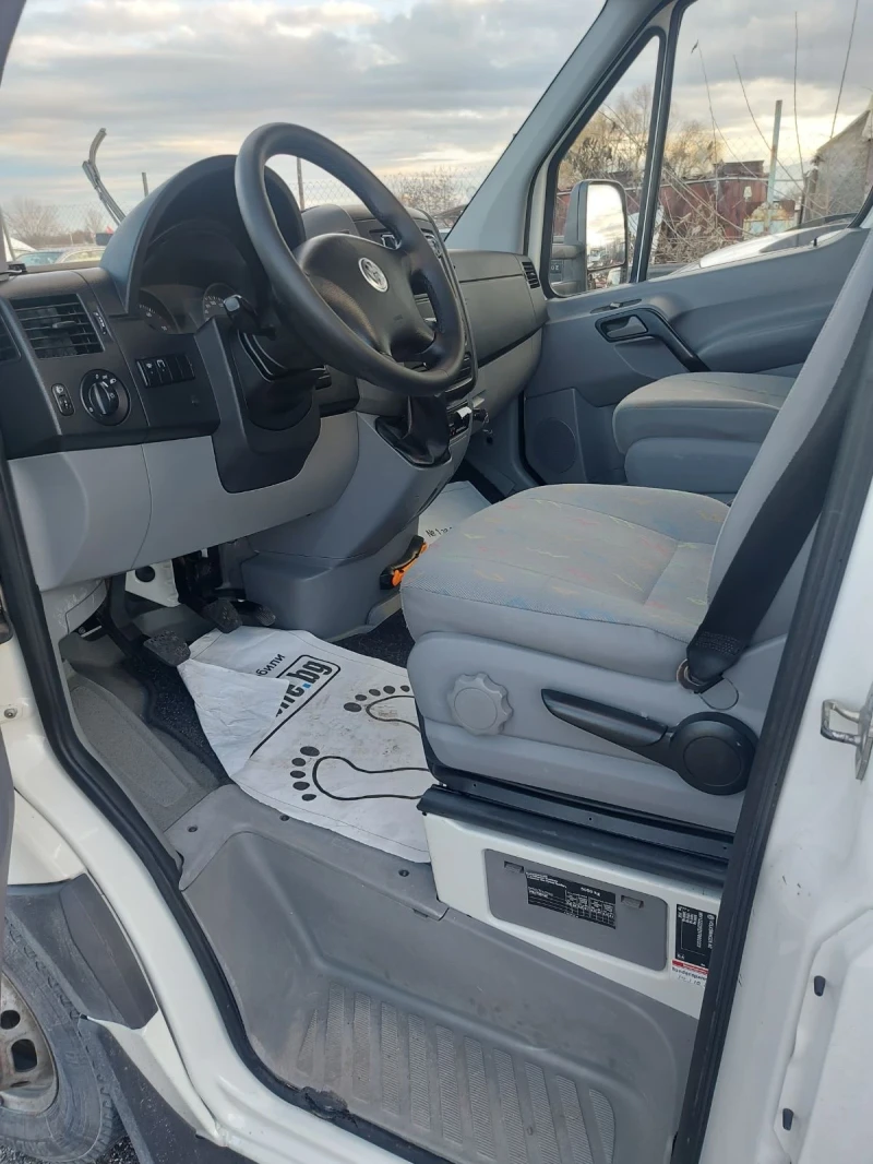 VW Crafter Б категория, КРАН, Климатроник, снимка 12 - Бусове и автобуси - 48241637