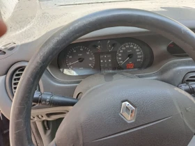Обява за продажба на Renault Scenic 1.6 16v 2002г ~2 799 лв. - изображение 6