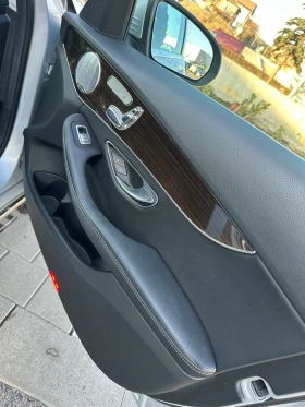 Mercedes-Benz C 300, снимка 11