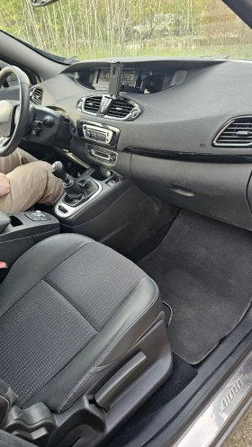 Renault Grand scenic - 5200 € / 10170.32 лв. - 70919675 3