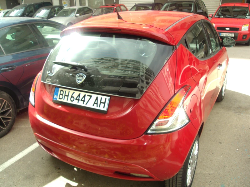 Lancia Ypsilon, снимка 10 - Автомобили и джипове - 47409763