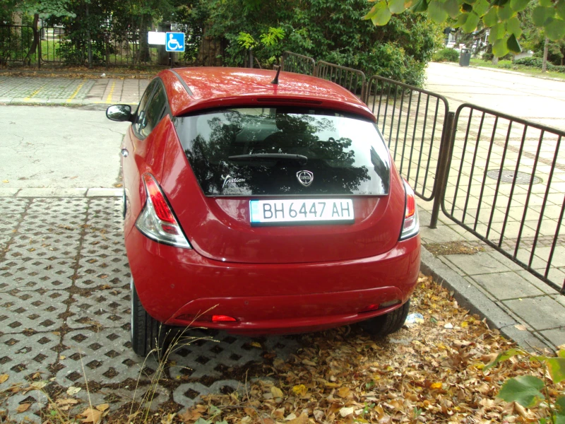 Lancia Ypsilon, снимка 3 - Автомобили и джипове - 47409763