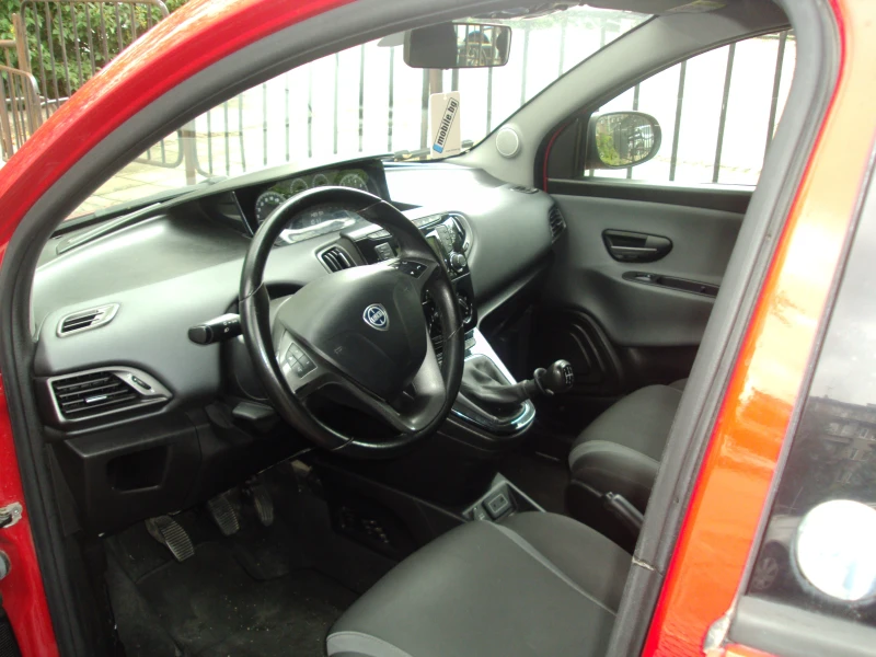 Lancia Ypsilon, снимка 5 - Автомобили и джипове - 47409763