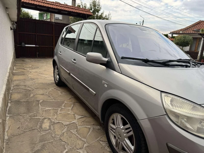 Renault Scenic, снимка 6 - Автомобили и джипове - 48048332