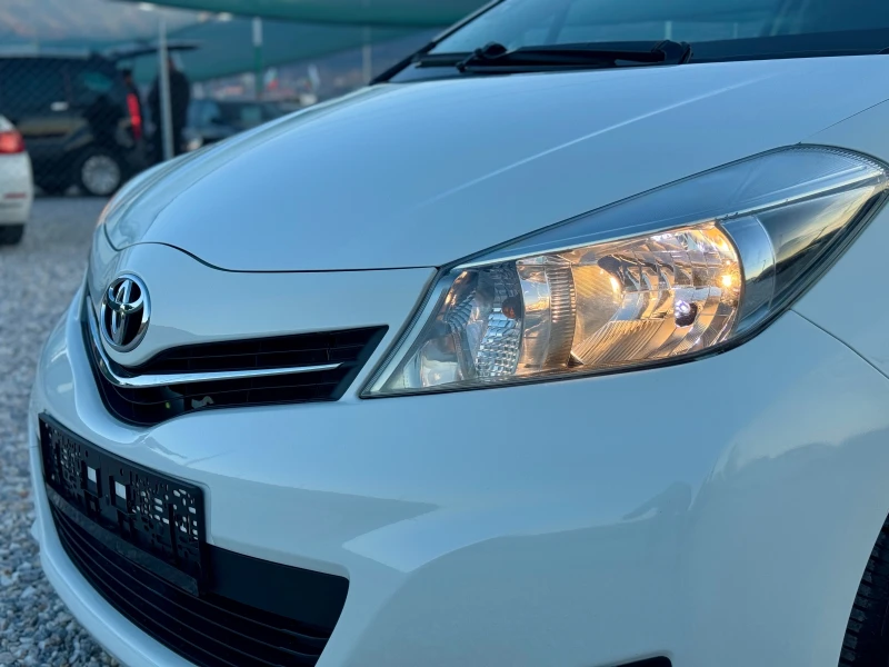 Toyota Yaris 1.4::D4D::ПОДГРЕВ::КАМЕРА::НАВИ::ПЕЧКА, снимка 6 - Автомобили и джипове - 47967515