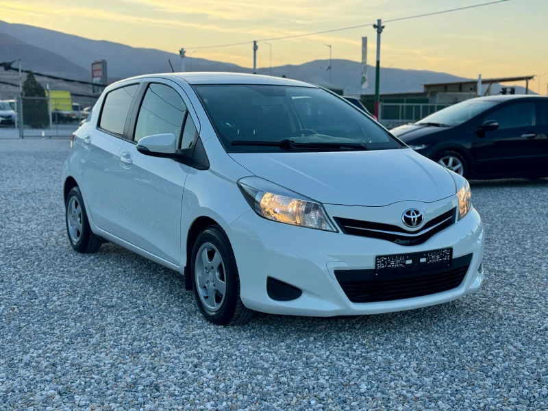 Toyota Yaris 1.4::D4D::ПОДГРЕВ::КАМЕРА::НАВИ::ПЕЧКА, снимка 1 - Автомобили и джипове - 47967515