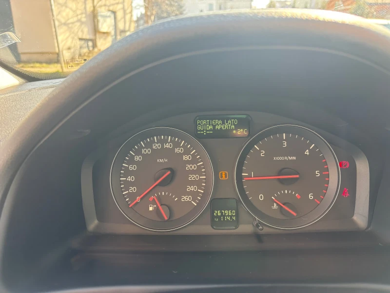 Volvo V50 2.0 hdi 136к.с. Навигация, снимка 10 - Автомобили и джипове - 49025782