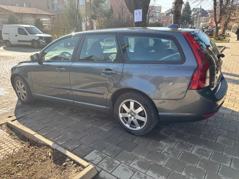 Volvo V50 2.0 hdi 136к.с. Навигация, снимка 4 - Автомобили и джипове - 49025782