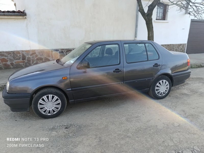 VW Vento 1.8моно ГАЗ, снимка 8 - Автомобили и джипове - 49564409