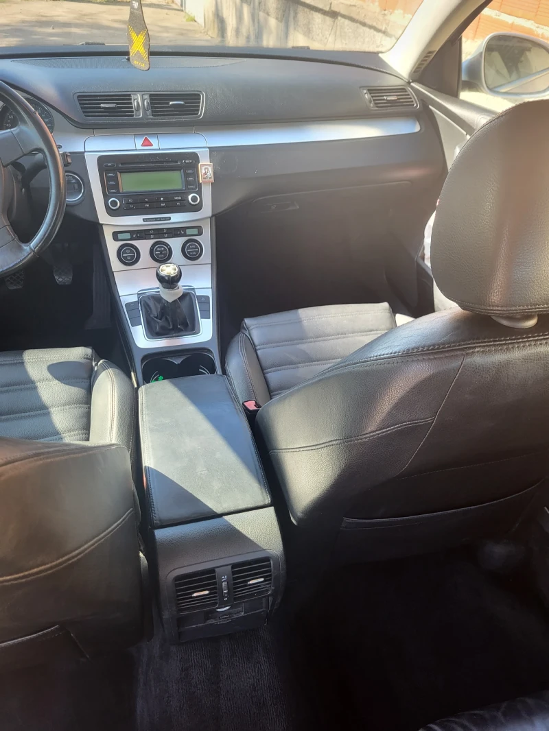 VW Passat, снимка 10 - Автомобили и джипове - 51770113