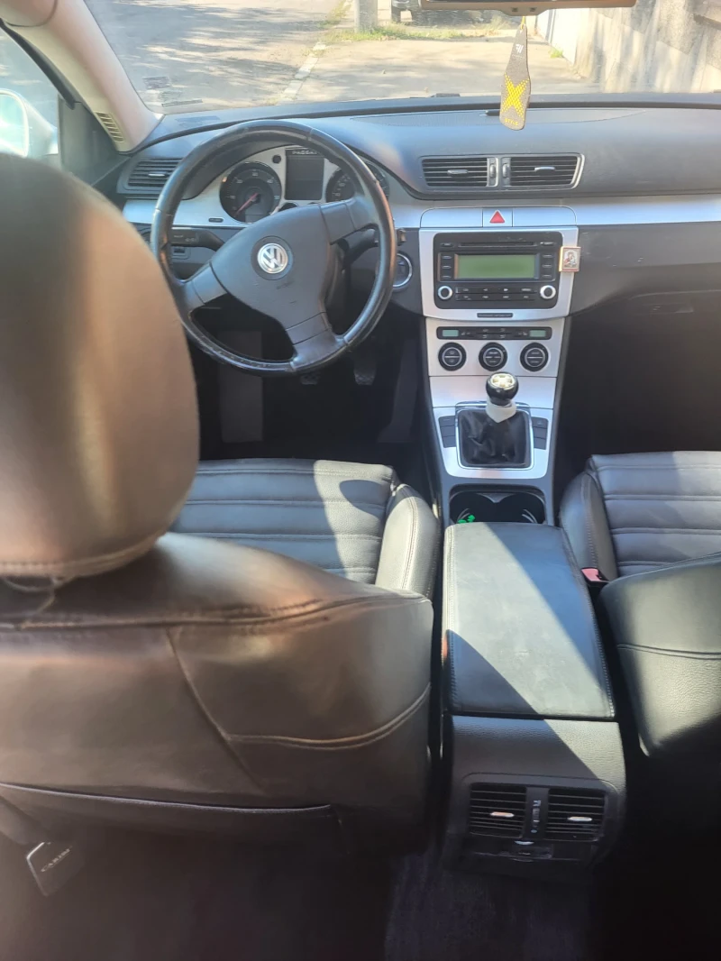 VW Passat, снимка 11 - Автомобили и джипове - 51770113