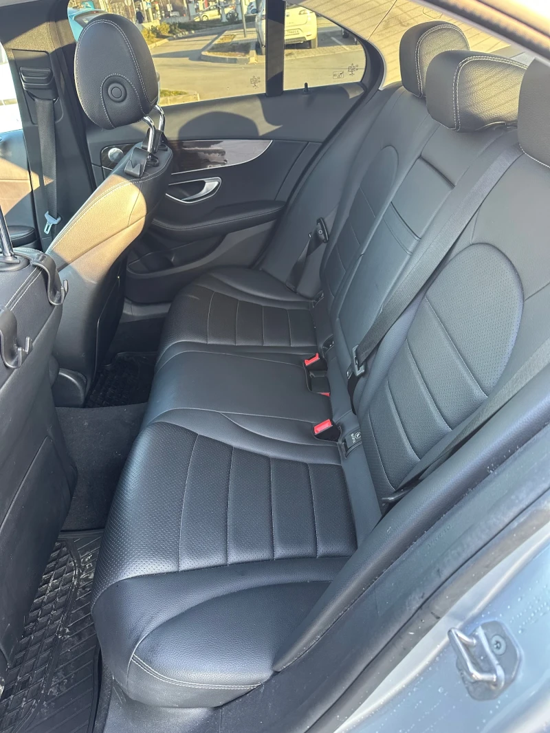 Mercedes-Benz C 300, снимка 10 - Автомобили и джипове - 52858975