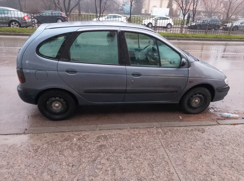 Renault Scenic, снимка 2 - Автомобили и джипове - 53055451