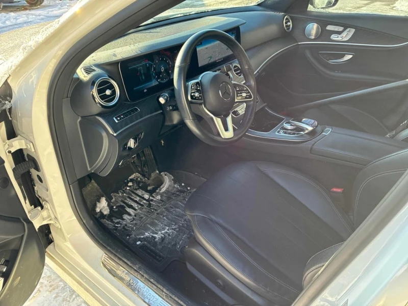 Mercedes-Benz E 300 * CARFAX * БЕЗ ПЪРВОНАЧАЛНА ВНОСКА, снимка 5 - Автомобили и джипове - 53173755