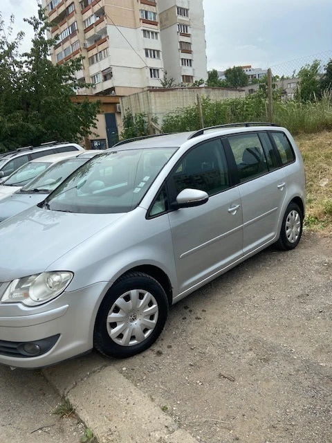 VW Touran, снимка 3 - Автомобили и джипове - 46409876