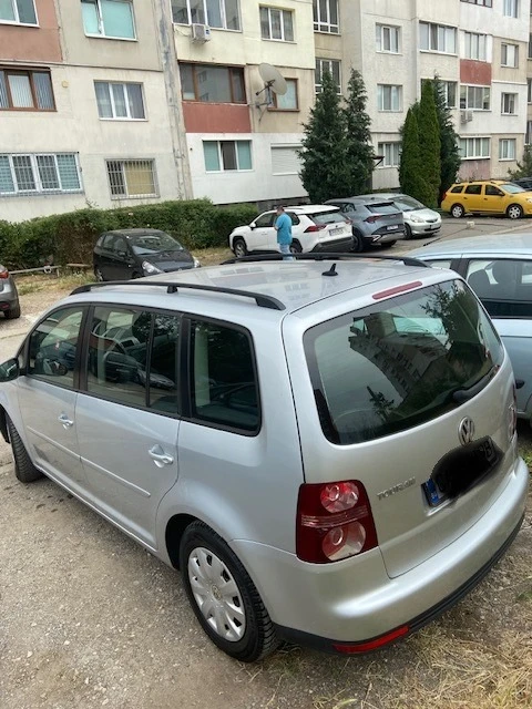 VW Touran, снимка 2 - Автомобили и джипове - 46409876