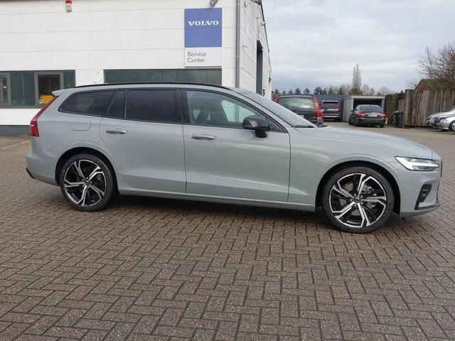 Volvo V60 B4 D Plus Dark, снимка 6 - Автомобили и джипове - 48864599