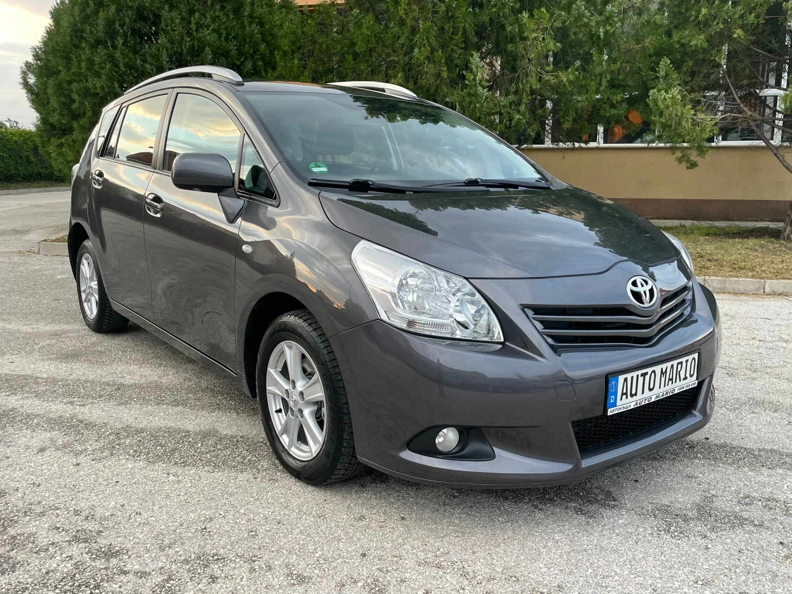 Toyota Verso 2.0D4-D 126 к.с. 7 места NAVI - изображение 7