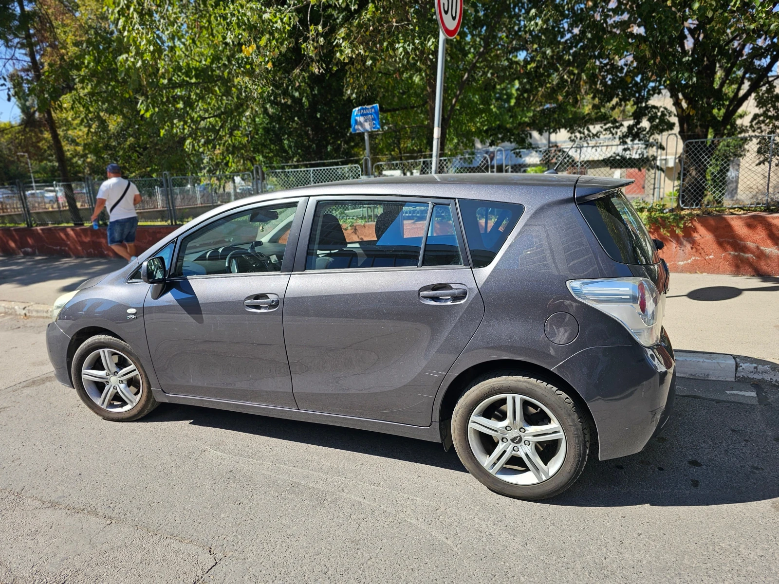 Toyota Verso 2.2 D-4D, 150 к.с., Автоматик, 7 - изображение 5