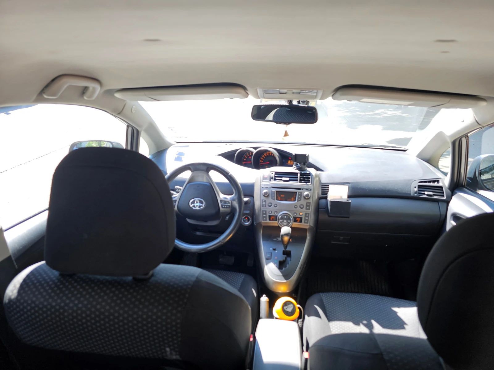 Toyota Verso 2.2 D-4D, 150 к.с., Автоматик, 7 - изображение 8